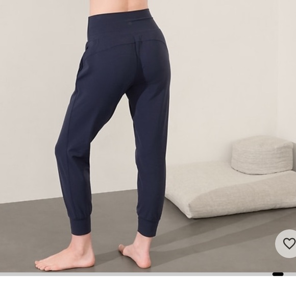 Athleta salutation joggers - Picture 2 of 9